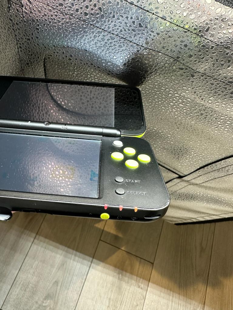 New Nintendo 2DS XL Noir verte , occasion