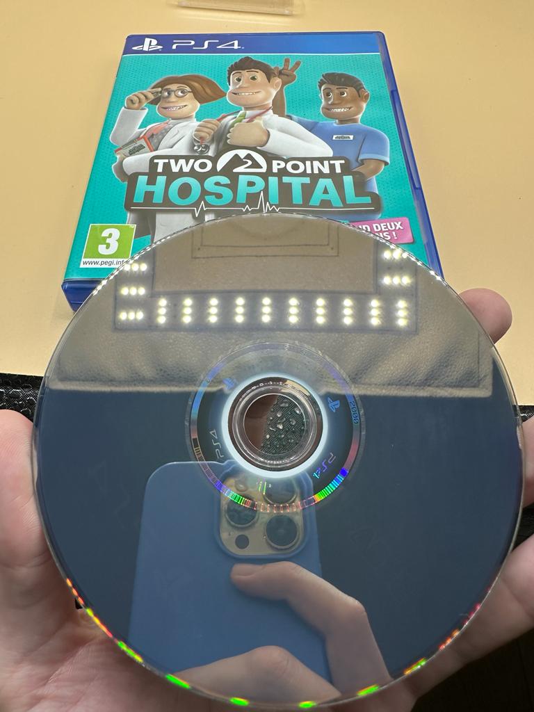 Two Point Hospital PS4 , occasion