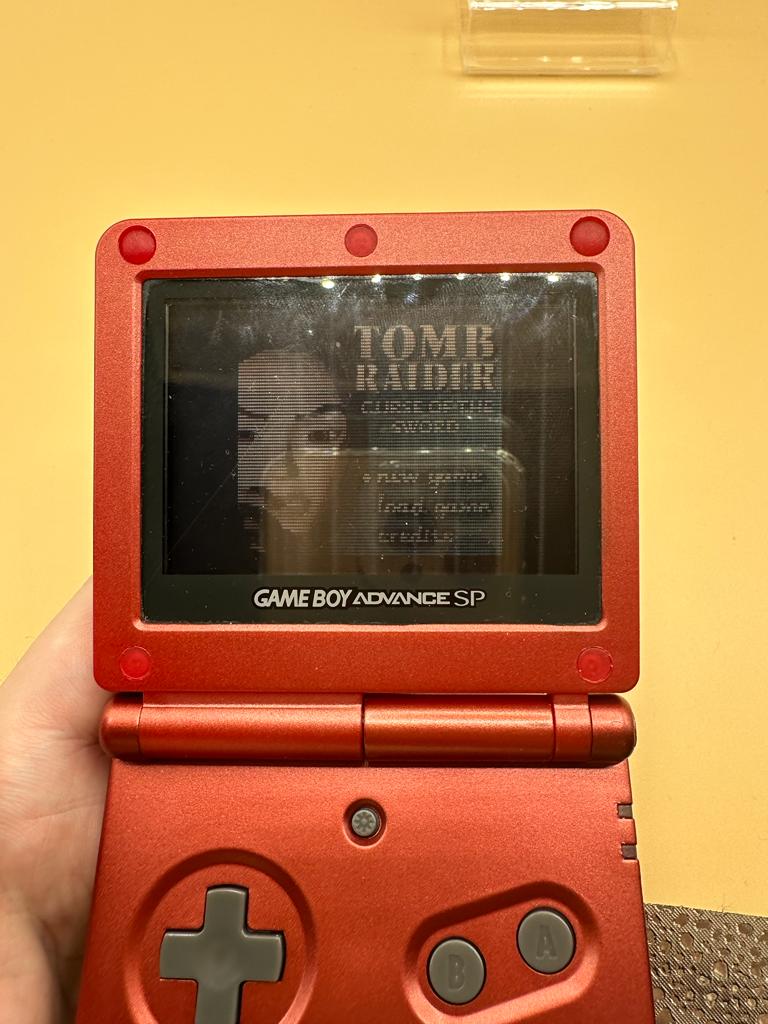 Lara Croft Tomb Raider La Malédiction De L'épée Game Boy Color , occasion